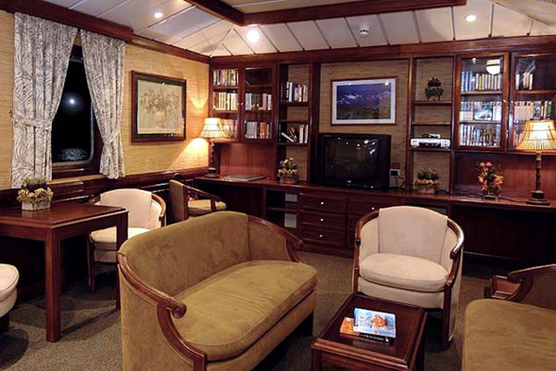 B&ecirc;n trong c&aacute;c ph&ograve;ng c&oacute; đầy đủ tiện nghi