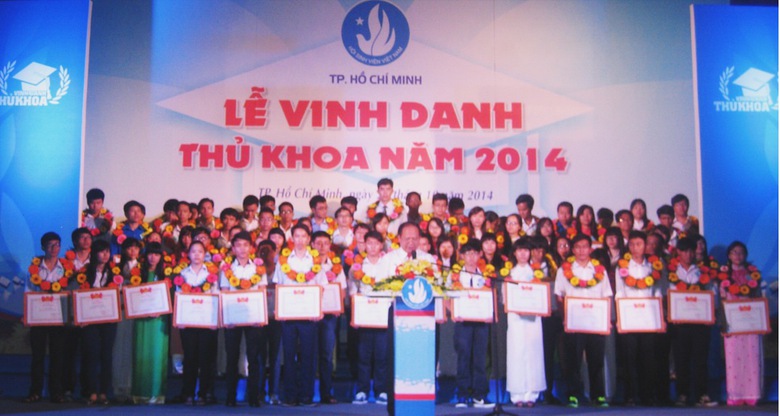 Quang cảnh buổi tuy&ecirc;n dương