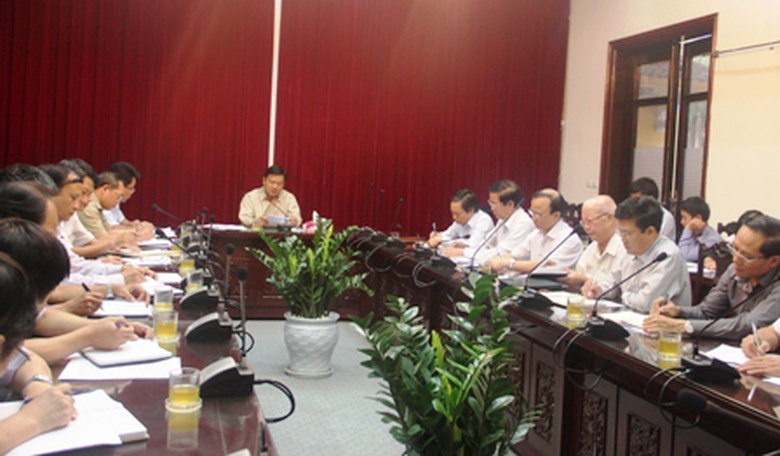 Bộ trưởng ph&aacute;t biểu chỉ đạo tại buổi l&agrave;m việc