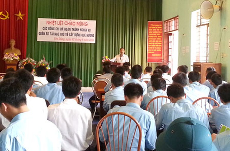 Gặp mặt bộ đội xuất ngủ trở về qu&ecirc; hương