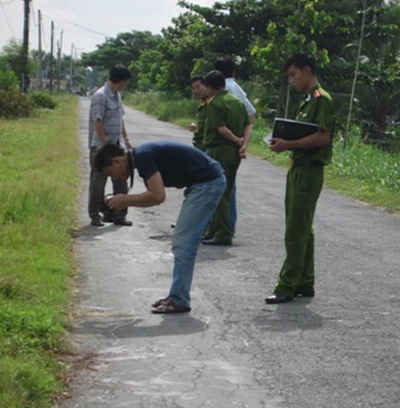 Hiện trường vụ &aacute;n giết l&aacute;i xe &ocirc;m cướp t&agrave;i sản