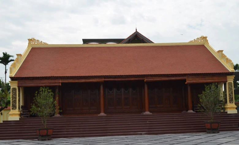 Hiện ở x&atilde; Thủy Triều c&oacute; khoảng 150 ng&ocirc;i nh&agrave; dựng bằng gỗ lim.