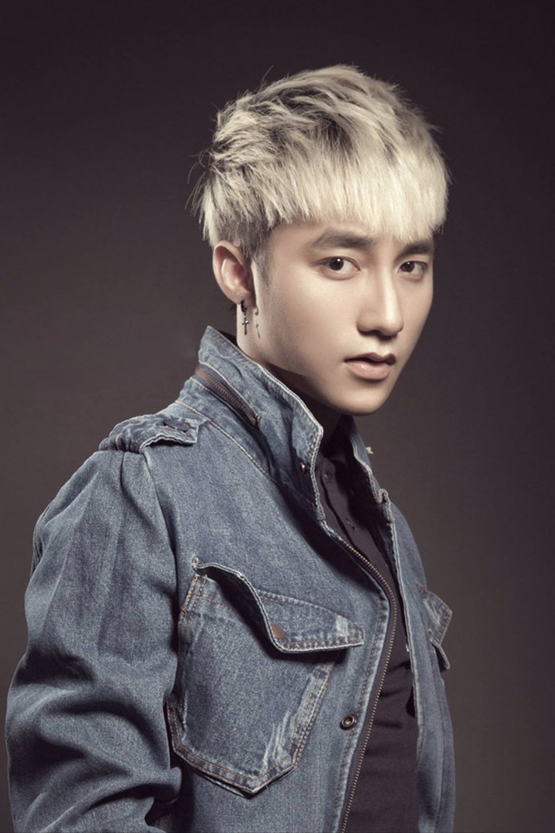 Sơn T&ugrave;ng bị n&eacute;m đ&aacute; v&igrave; đạo nhạc