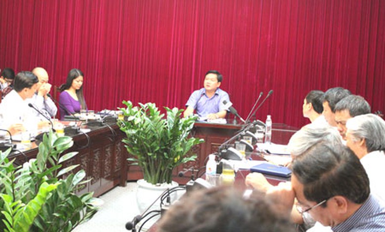 Bộ trưởng Đinh La Thăng chủ tr&igrave; cuộc họp chiều 28/10