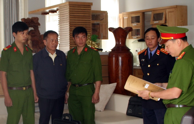 &Ocirc;ng Ngọ nghe lệnh bắt giam