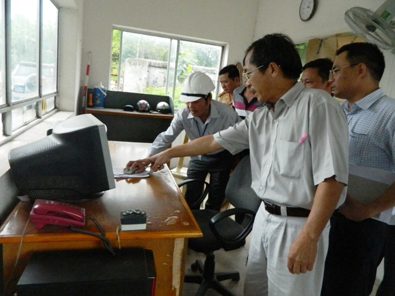 Kiểm tra quy trinh quản l&yacute; trọng tải xe nh&agrave; m&aacute;y xi măng Luks Việt Nam