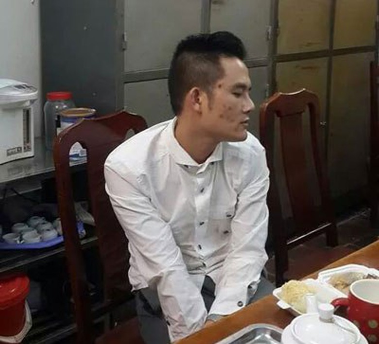 T&uacute; &ocirc;ng Ho&agrave;ng 