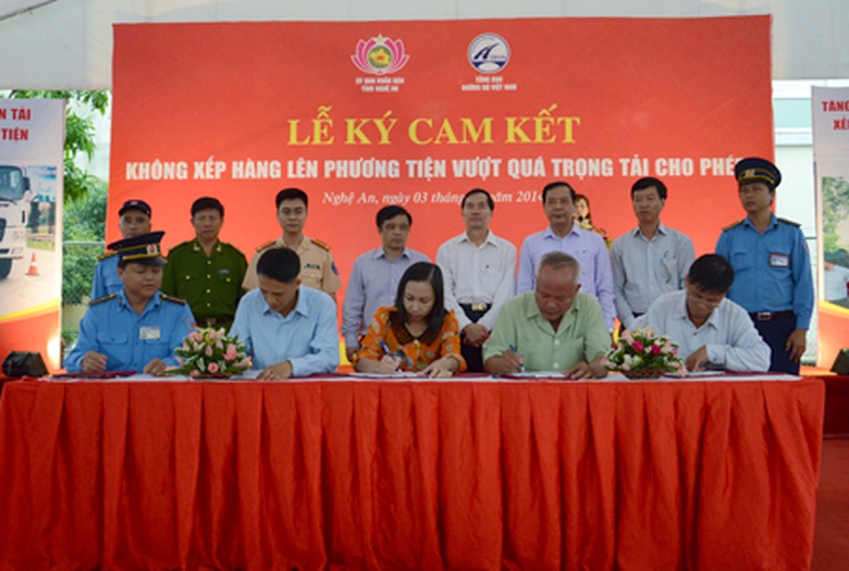 L&atilde;nh đạo UBND tỉnh Nghệ An, Tổng cục DDBVN v&agrave; c&aacute;c Sở ng&agrave;nh chứng kiến 