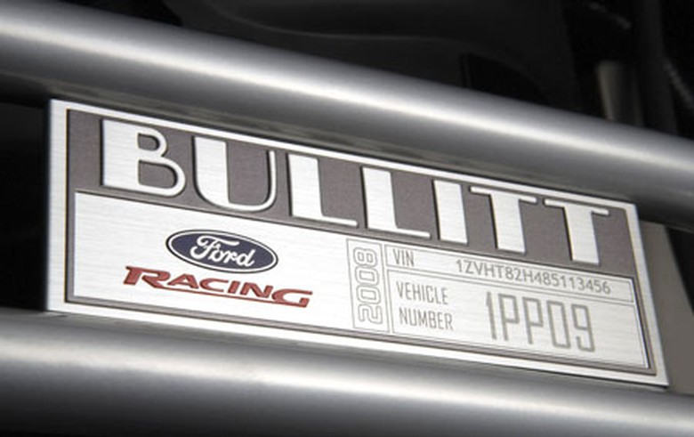 Số VIN l&agrave; từ viết tắt của Vehicle Identification Number, bao gồm 17 k&yacute; tự v&agrave; được đ&aacute;nh số theo nhiều c&aacute;ch kh&aacute;c nhau