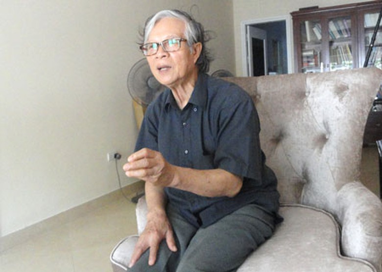 &Ocirc;ng Nguyễn Tiến Thụ say sưa kể lại những kỷ niệm thời chiến