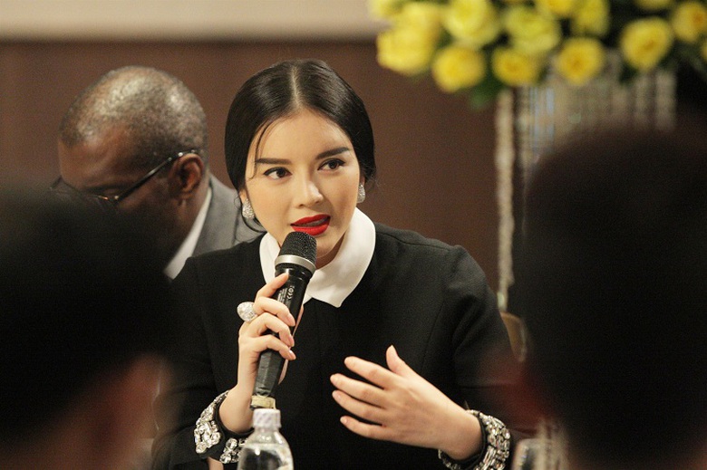 L&yacute; Nh&atilde; Kỳ tự tin v&agrave;o t&igrave;nh h&igrave;nh t&agrave;i ch&iacute;nh của c&ocirc;ng ty d&ugrave; xảy ra những tin đồn gần đ&acirc;y.