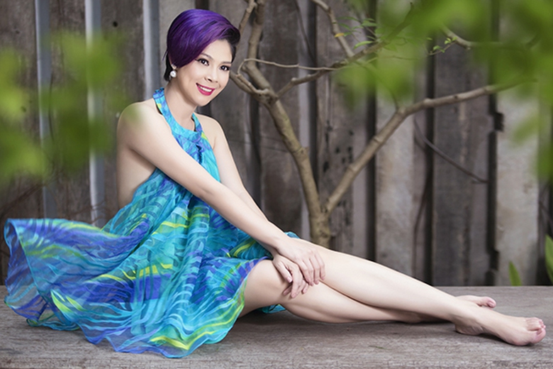  Với m&aacute;i t&oacute;c hiện đại, c&aacute; t&iacute;nh, Thanh Thảo tr&ocirc;ng vẫn yểu điệu, nữ t&iacute;nh.