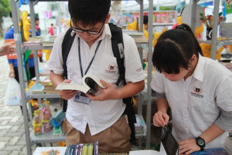 C&ugrave;ng nhau t&igrave;m s&aacute;ch hay