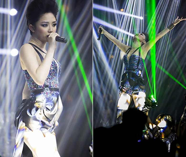 T&oacute;c Ti&ecirc;n sau đ&oacute; đốt n&oacute;ng bầu kh&ocirc;ng kh&iacute; trong bar bằng hai ca kh&uacute;c s&ocirc;i động v&agrave; trang phục sexy.