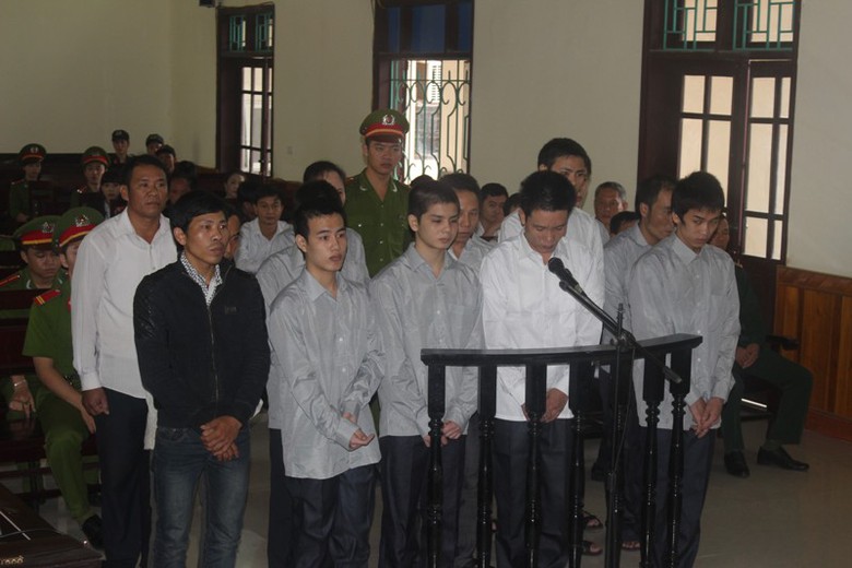 C&aacute;c bị c&aacute;o tại phi&ecirc;n t&ograve;a