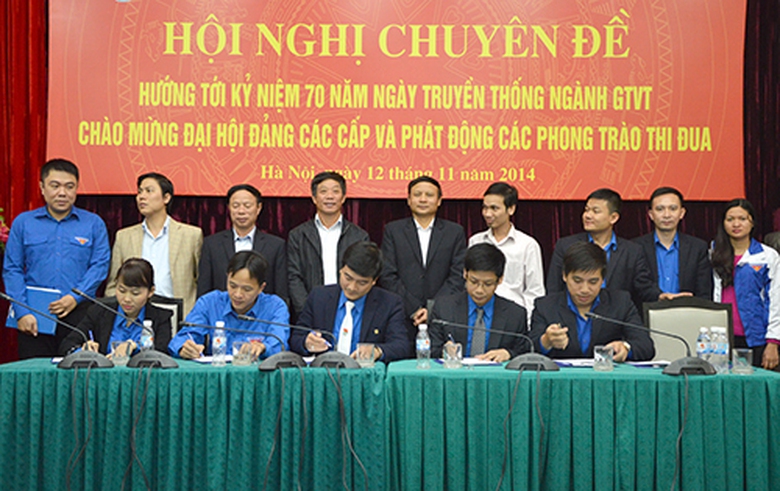 Đo&agrave;n Thanh ni&ecirc;n Bộ GTVT v&agrave; c&aacute;c đo&agrave;n cơ sở k&yacute; cam kết thực hiện 