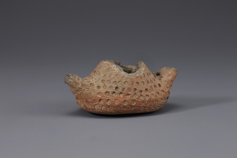 B&igrave;nh gốm Đ&ocirc;ng Sơn