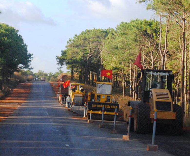 Nh&agrave; thầu Sơn Hải tập trung m&aacute;y m&oacute;c v&agrave; cam kết 