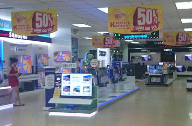 Si&ecirc;u thị Pico vắng kh&aacute;ch trong ng&agrave;y v&agrave;ng khuyến m&atilde;i