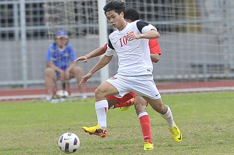 C&ocirc;ng Phượng trong m&agrave;u &aacute;o U19 Việt Nam
