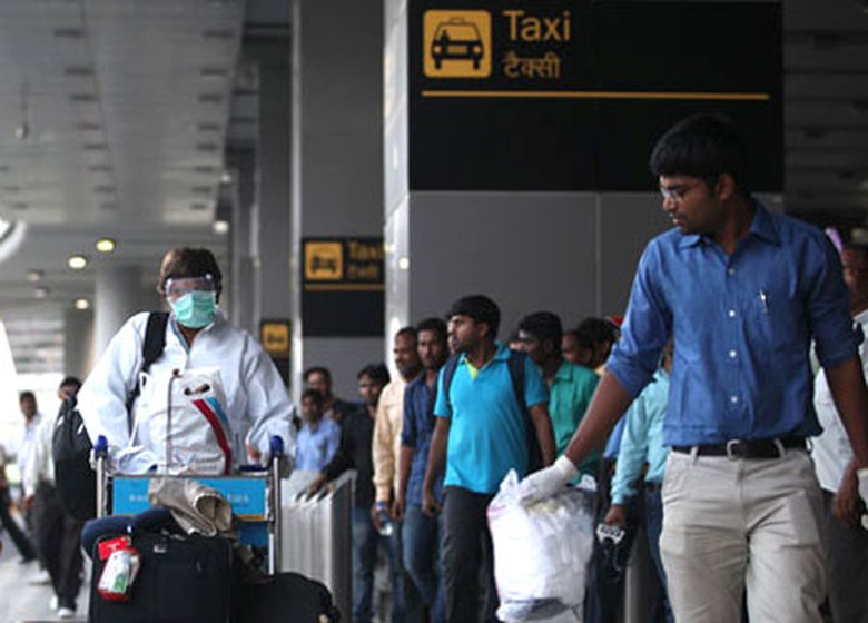 Kiểm so&aacute;t dịch Ebola đang được siết chặt ở s&acirc;n bay Delhi