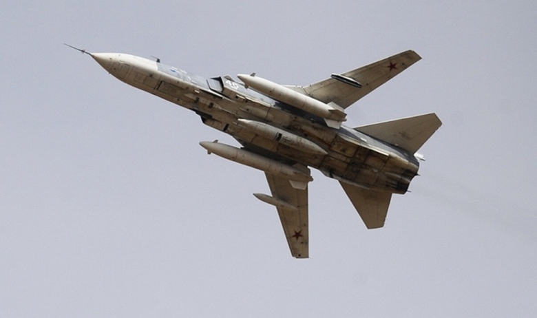 M&aacute;y bay chiến đấu si&ecirc;u thanh Su-24