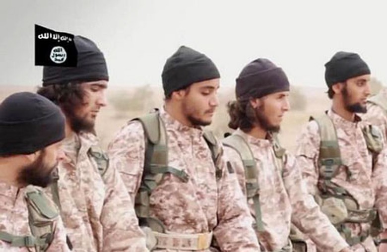 H&igrave;nh ảnh trong video phiến qu&acirc;n IS h&agrave;nh quyết &iacute;t nhất 15 binh l&iacute;nh Syria