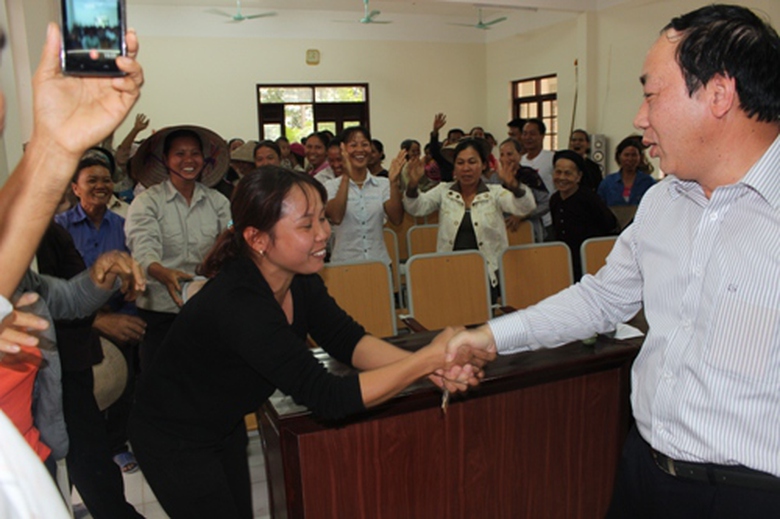 Người d&acirc;n Nguy&ecirc;n Kh&ecirc; kh&ocirc;ng dấu nổi niềm vui khi l&atilde;nh đạo Bộ GTVT đồng &yacute; x&acirc;y dựng th&ecirc;m hầm chui d&acirc;n sinh