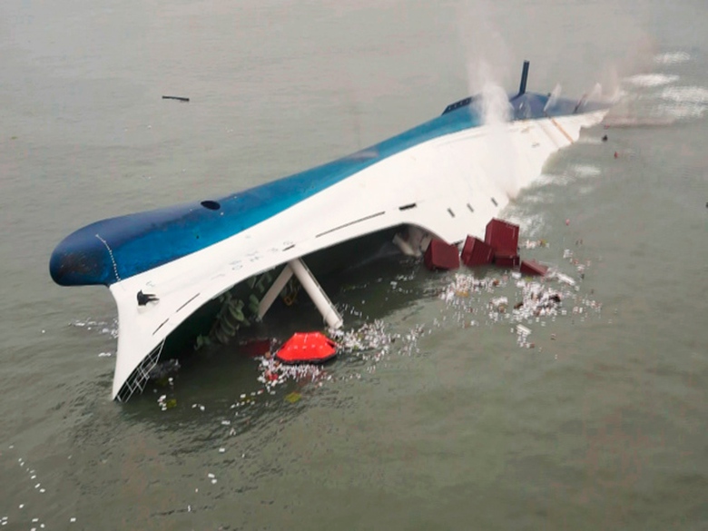 Hiện trường vụ ch&igrave;m ph&agrave; Sewol hồi th&aacute;ng 4 vừa rồi 