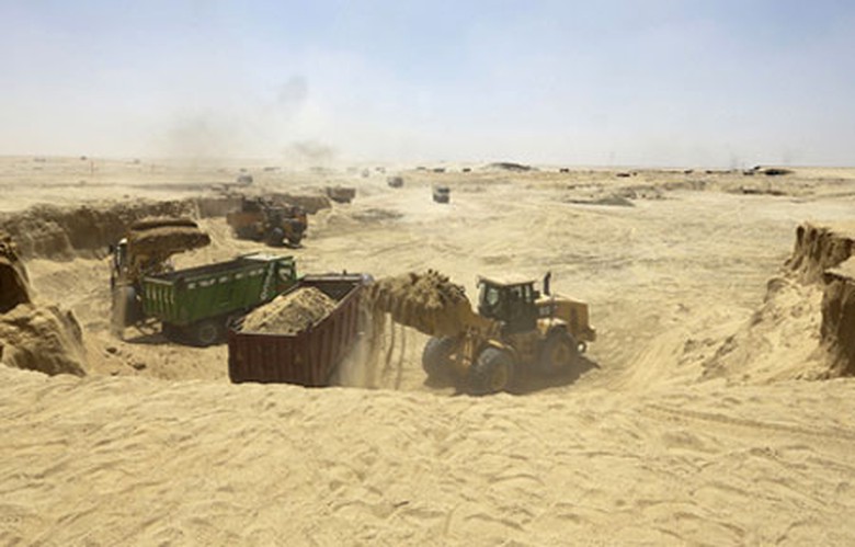 Công trường nâng cấp kênh đào Suez tại Ismailia