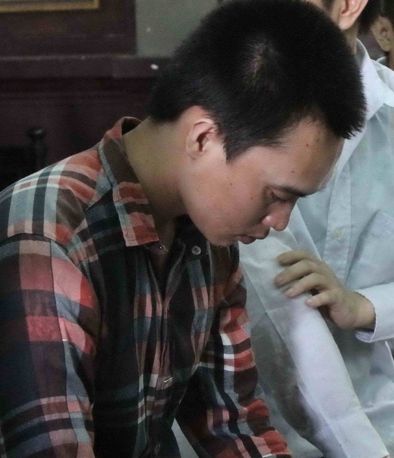 Bị c&aacute;o tại phi&ecirc;n t&ograve;a 