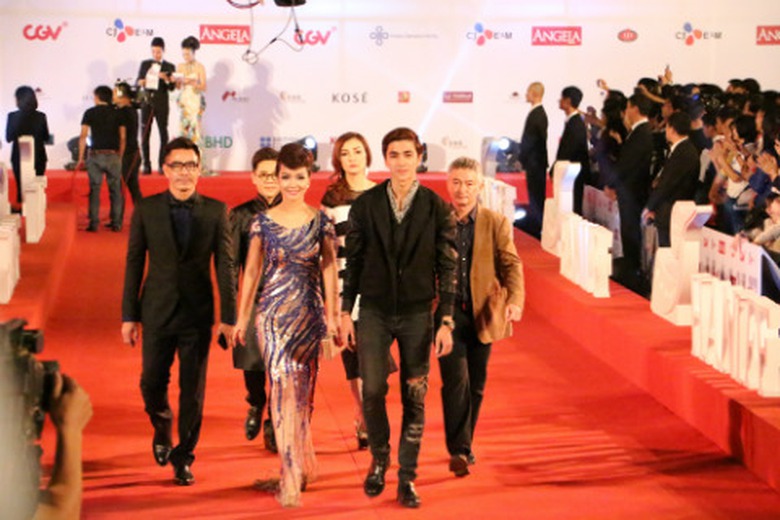 C&aacute;c diễn vi&ecirc;n trong Lạc giới - bộ phim g&acirc;y x&ocirc;n xao dư luận thời gian qua