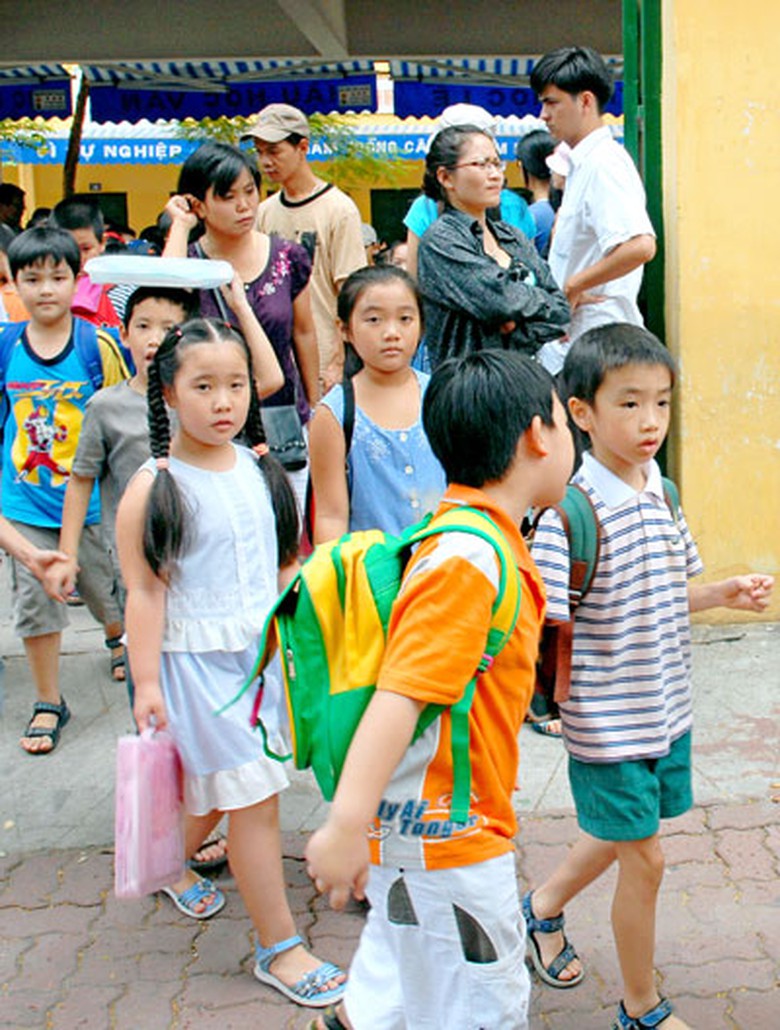 Phụ huynh kh&oacute; đ&aacute;nh gi&aacute; được lực học của con nếu gi&aacute;o vi&ecirc;n kh&ocirc;ng nhận x&eacute;tẢnh: L&atilde; Anh