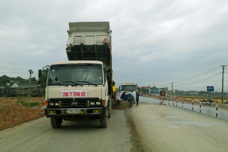 C&aacute;c nh&agrave; thầu triển khai dự &aacute;n QL1 Thanh H&oacute;a - H&agrave; Tĩnh đang nỗ lực thi c&ocirc;ng để đảm bảo ho&agrave;n th&agrave;nh dự &aacute;n đ&uacute;ng kế hoạch