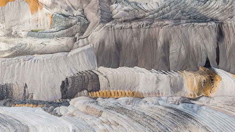 Bức tranh trừu tượng của thi&ecirc;n nhi&ecirc;n khi nh&igrave;n từ tr&ecirc;n cao