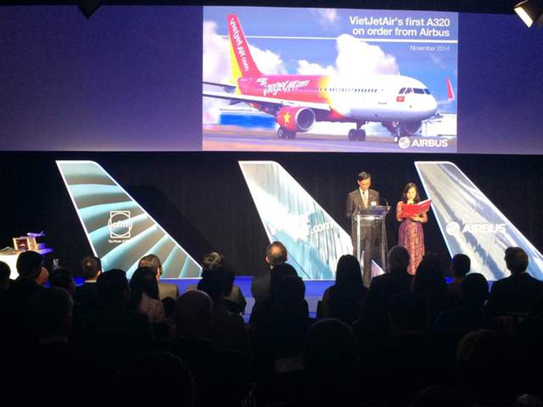 Thứ trưởng Phạm Qu&yacute; Ti&ecirc;u khẳng định sự ph&aacute;t triển nhanh ch&oacute;ng của H&atilde;ng h&agrave;ng kh&ocirc;ng tư nh&acirc;n VietJet trong thời gian qua l&agrave; kết quả của những ch&iacute;nh s&aacute;ch mở cửa v&agrave; cải c&aacute;ch của Ch&iacute;nh phủ Việt Nam.