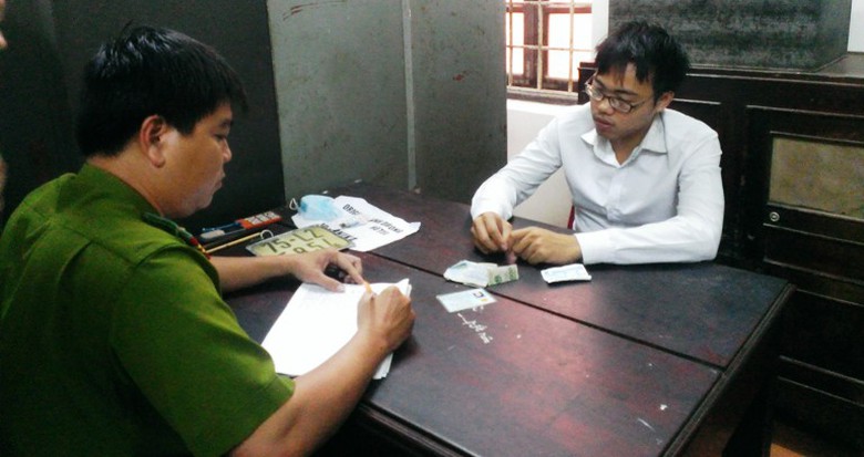 Đối tượng Trần Hữu Ph&uacute;c tại cơ quan điều tra