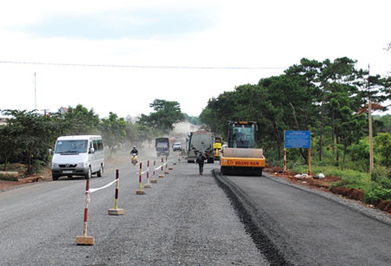 Dự &aacute;n mở rộng QL14 qua T&acirc;y Nguy&ecirc;n sẽ ho&agrave;n th&agrave;nh v&agrave;o cuối năm 2015 theo đ&uacute;ng y&ecirc;u cầu của Quốc hội