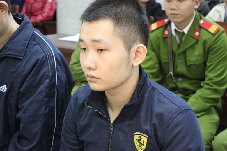 Bị c&aacute;o Kh&aacute;nh tại t&ograve;a.