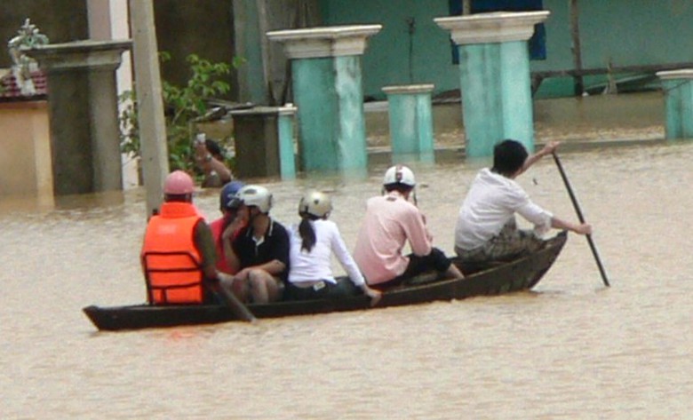Lũ dữ c&oacute; nguy cơ uy hiếp nhiều địa phương miền Trung