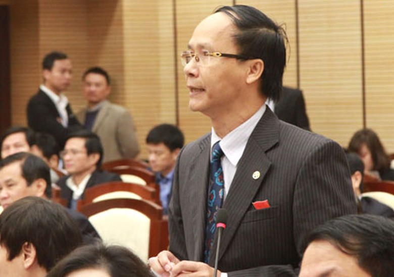 ĐB L&ecirc; Ho&agrave;i Nam, Trưởng Ban Ph&aacute;p chế HĐND TP H&agrave; Nội đặt c&acirc;u hỏi tại phi&ecirc;n chất vấn Ảnh: Văn Huế