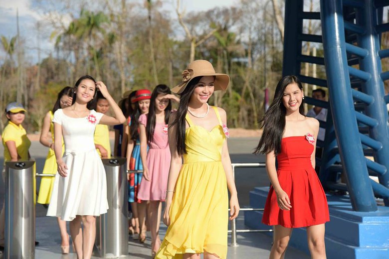 C&aacute;c th&iacute; sinh HHVN 2014 đ&atilde; c&oacute; những gi&acirc;y ph&uacute;t giải tr&iacute; vui vẻ tại Vinpearl Land Ph&uacute; Quốc