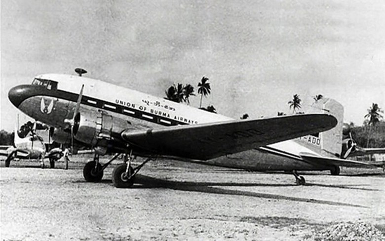 Một chiếc m&aacute;y bay của ch&iacute;nh phủ Myanmar những năm 1950