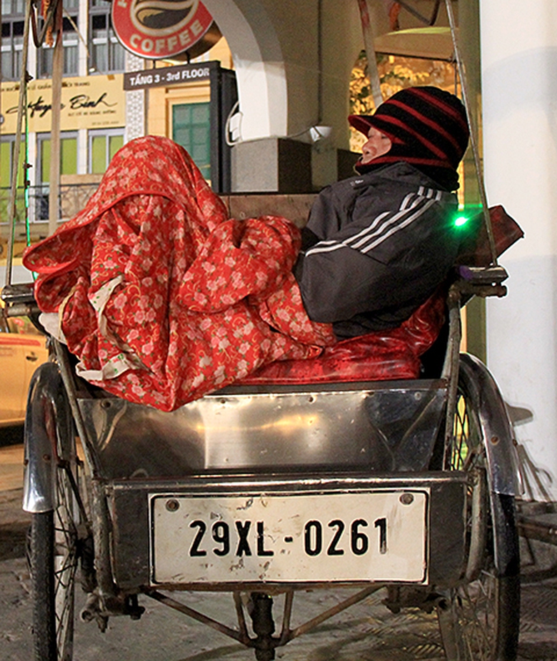 Một giấc ngủ kh&ocirc;ng trọn vẹn giữa đ&ocirc;ng lạnh Thủ đ&ocirc;.