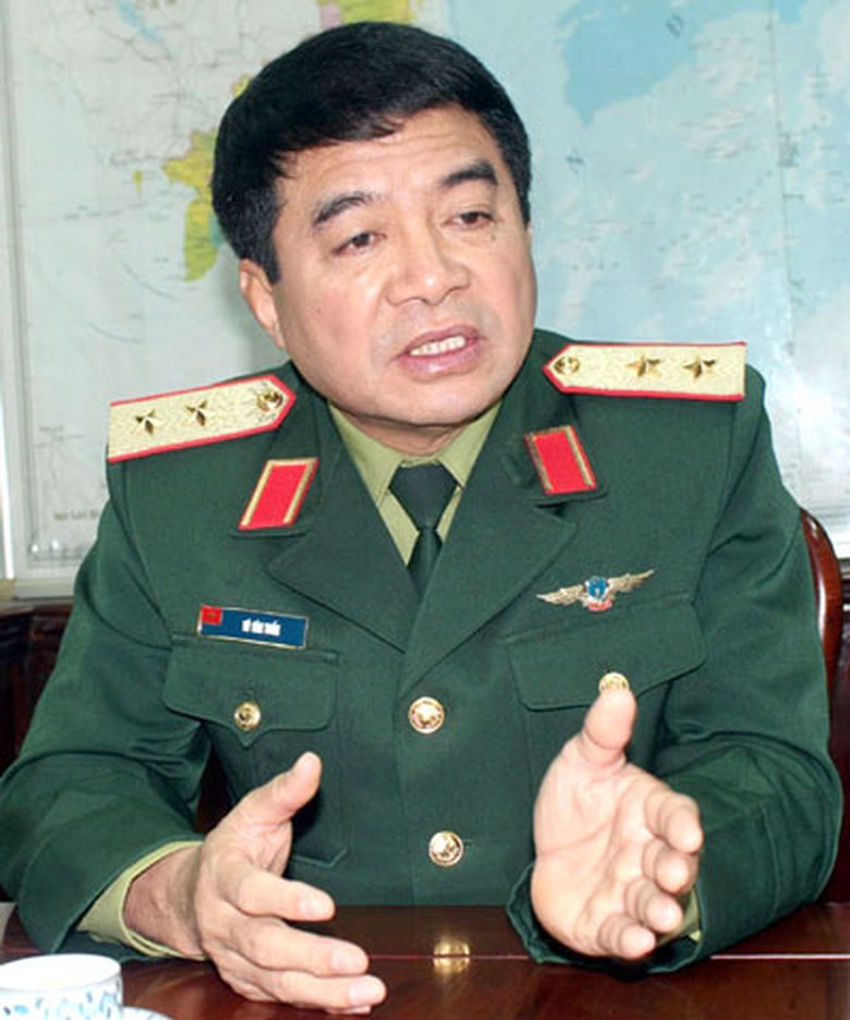 Trung tướng V&otilde; Văn Tuấn