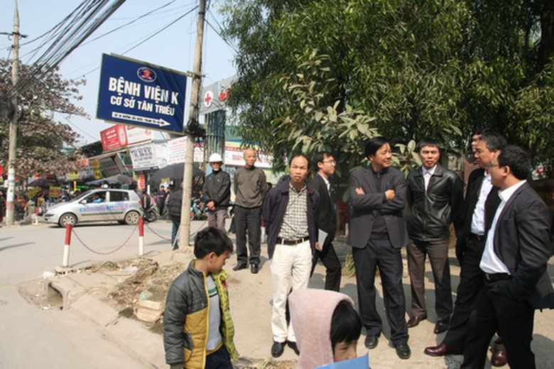 Đo&agrave;n kiểm tra gồm Uỷ ban ATGT Quốc gia, đại diện Bộ GTVT v&agrave; Sở GTVT H&agrave; Nội