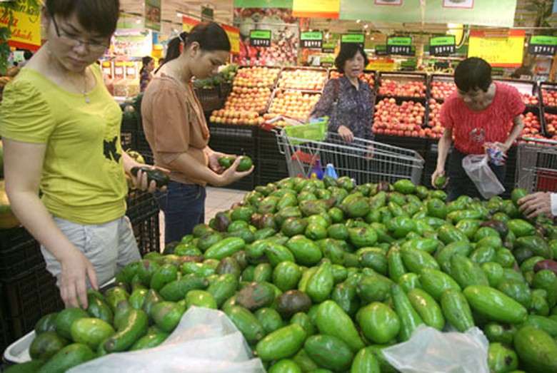 Nhiều mặt h&agrave;ng ti&ecirc;u d&ugrave;ng vẫn &ldquo;&aacute;n binh bất động&rdquo; Ảnh: L&atilde; Anh