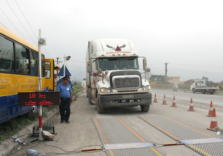 Kiểm so&aacute;t tải trọng xe ở H&agrave; Nam