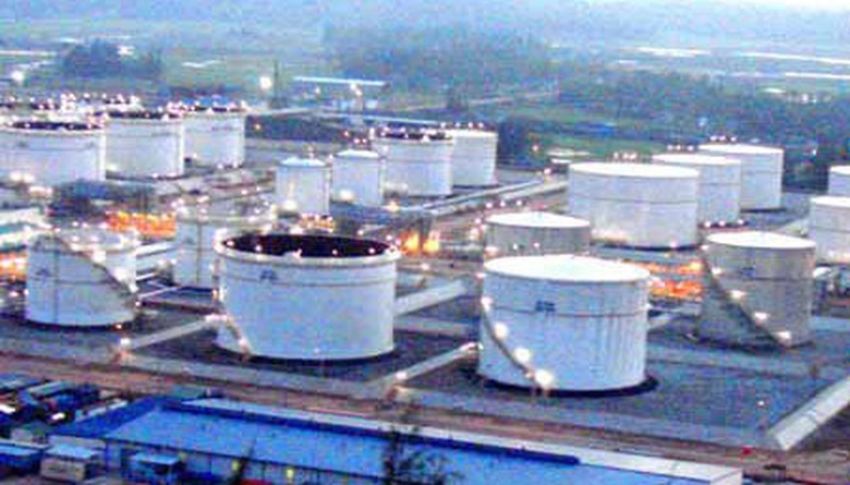 Nh&agrave; m&aacute;y Lọc dầu Dung Quất