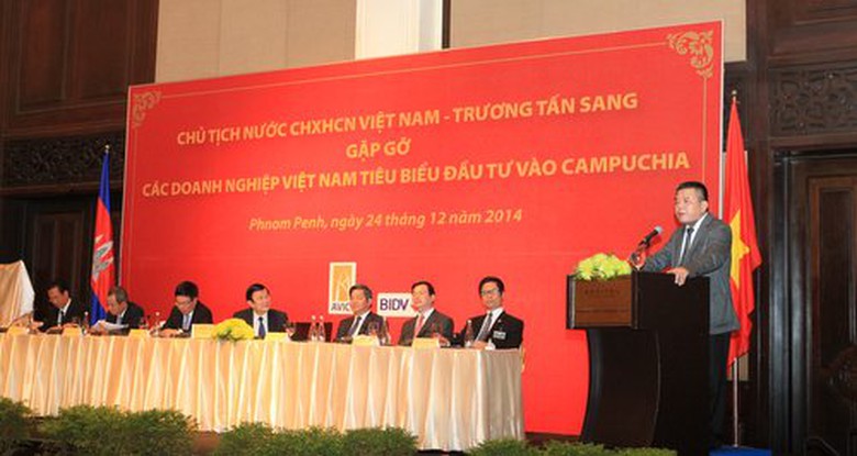 &Ocirc;ng Trần Bắc H&agrave;, Chủ tịch AVIC đ&atilde; b&aacute;o c&aacute;o kết quả t&igrave;nh h&igrave;nh hợp t&aacute;c kinh tế Việt Nam &ndash; Campuchia v&agrave; tầm nh&igrave;n chiến lược giai đoạn 2015-2020 của Hiệp hội.
